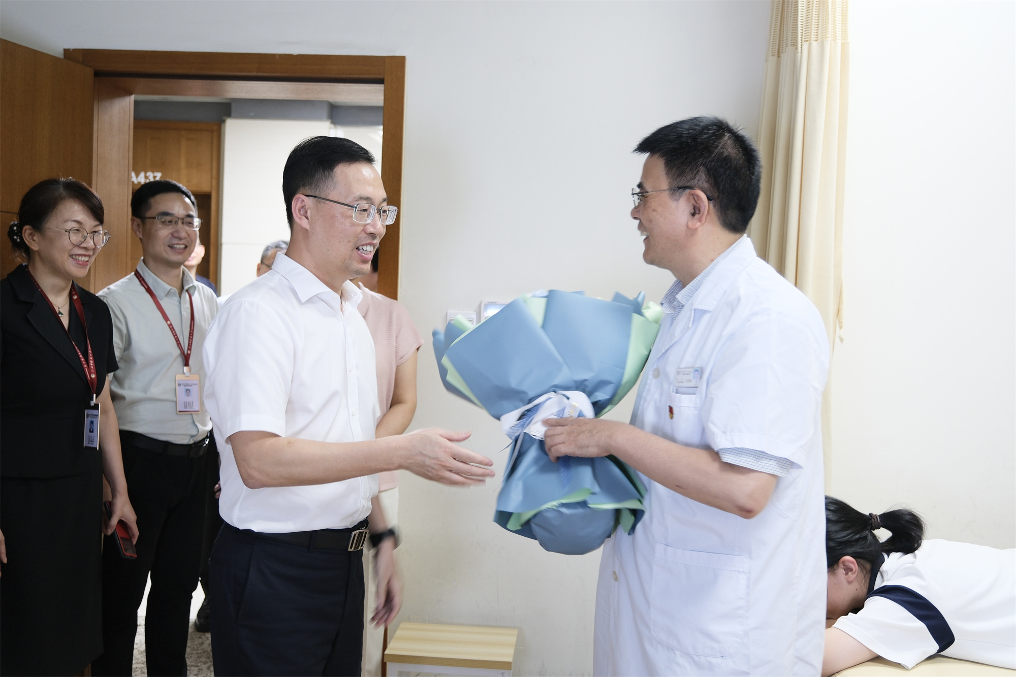 2慰问-划图1.jpg 2慰问-划图1.jpg